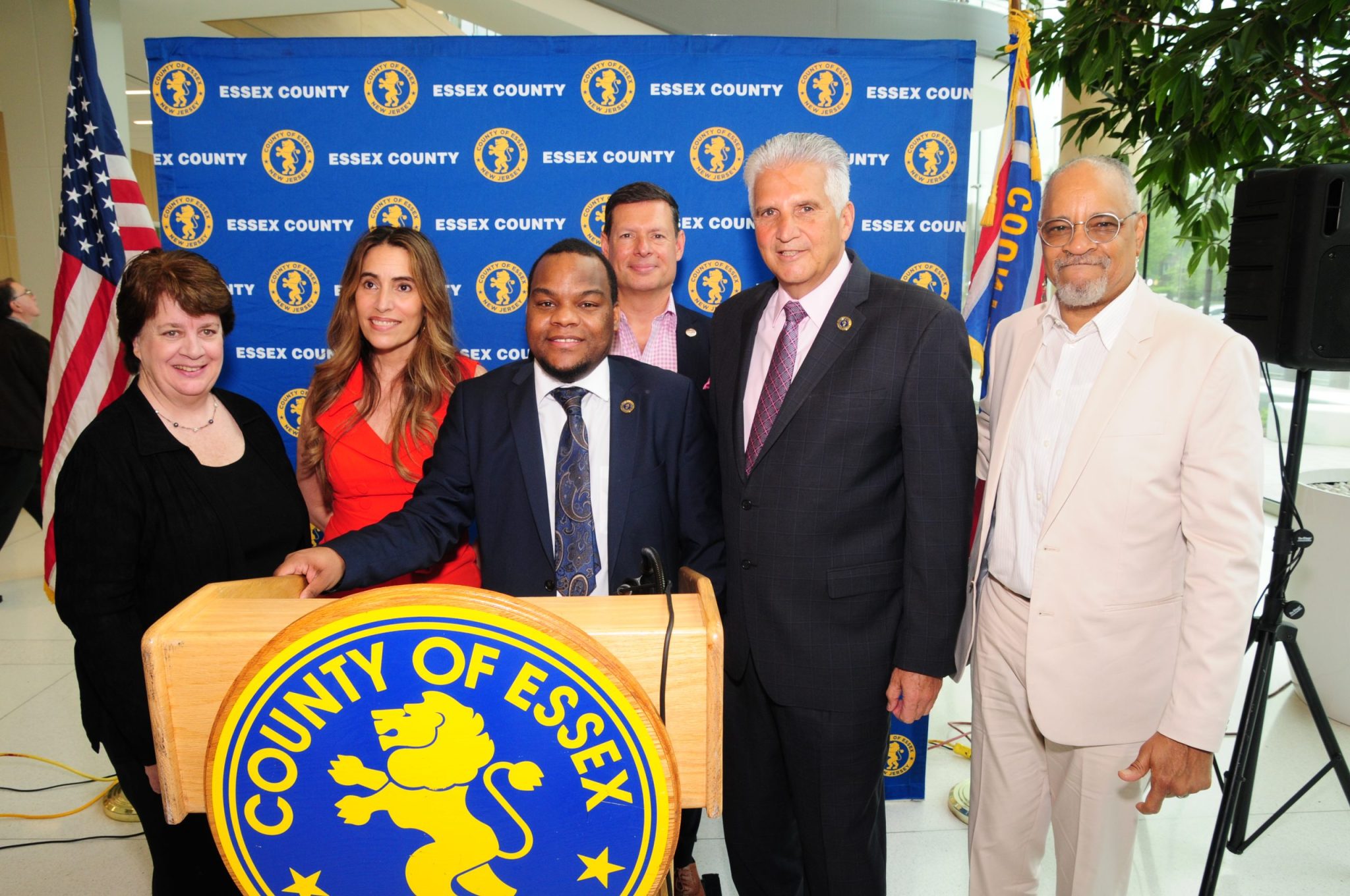 The County Of Essex New Jersey Essex County Executive Divincenzo