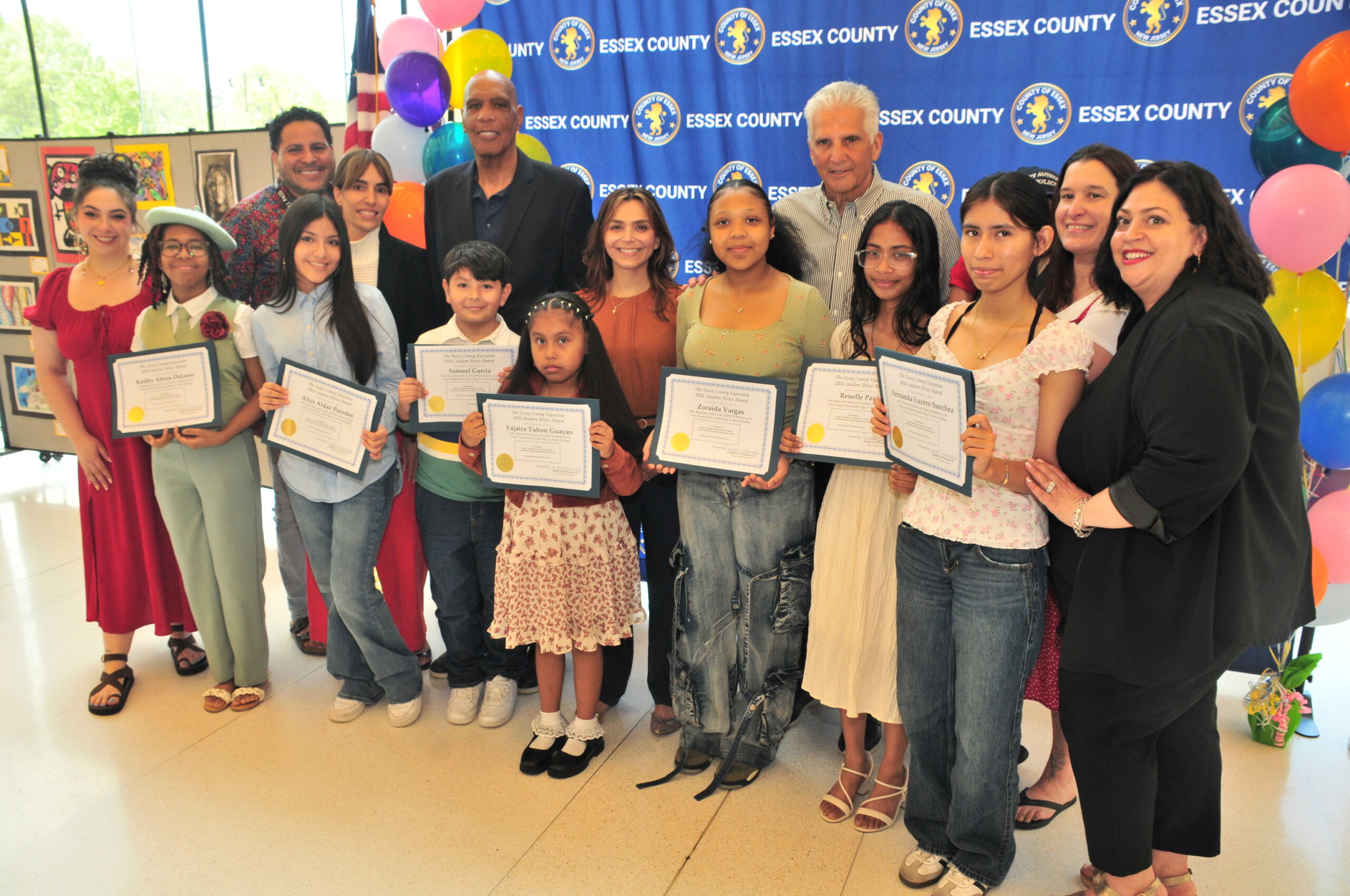 ESSEX COUNTY EXECUTIVE WELCOMES STUDENT ARTISTS  TO ESSEX COUNTY MARTIN LUTHER KING, JR. JUSTICE BUILDING County Partners with Art Educators of New Jersey  to Highlight the Creative Talents of Essex County’s Students